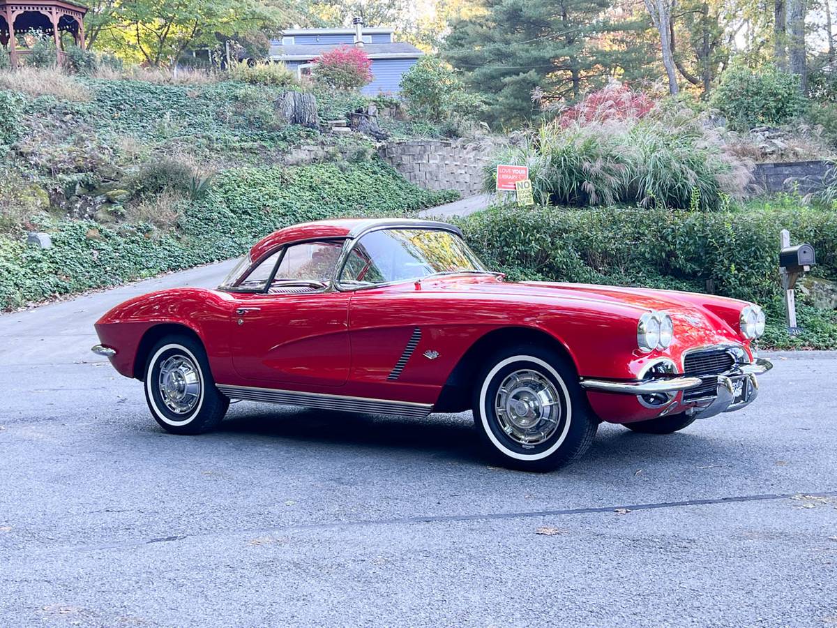 Chevrolet-Corvette-1962-red-137027-5