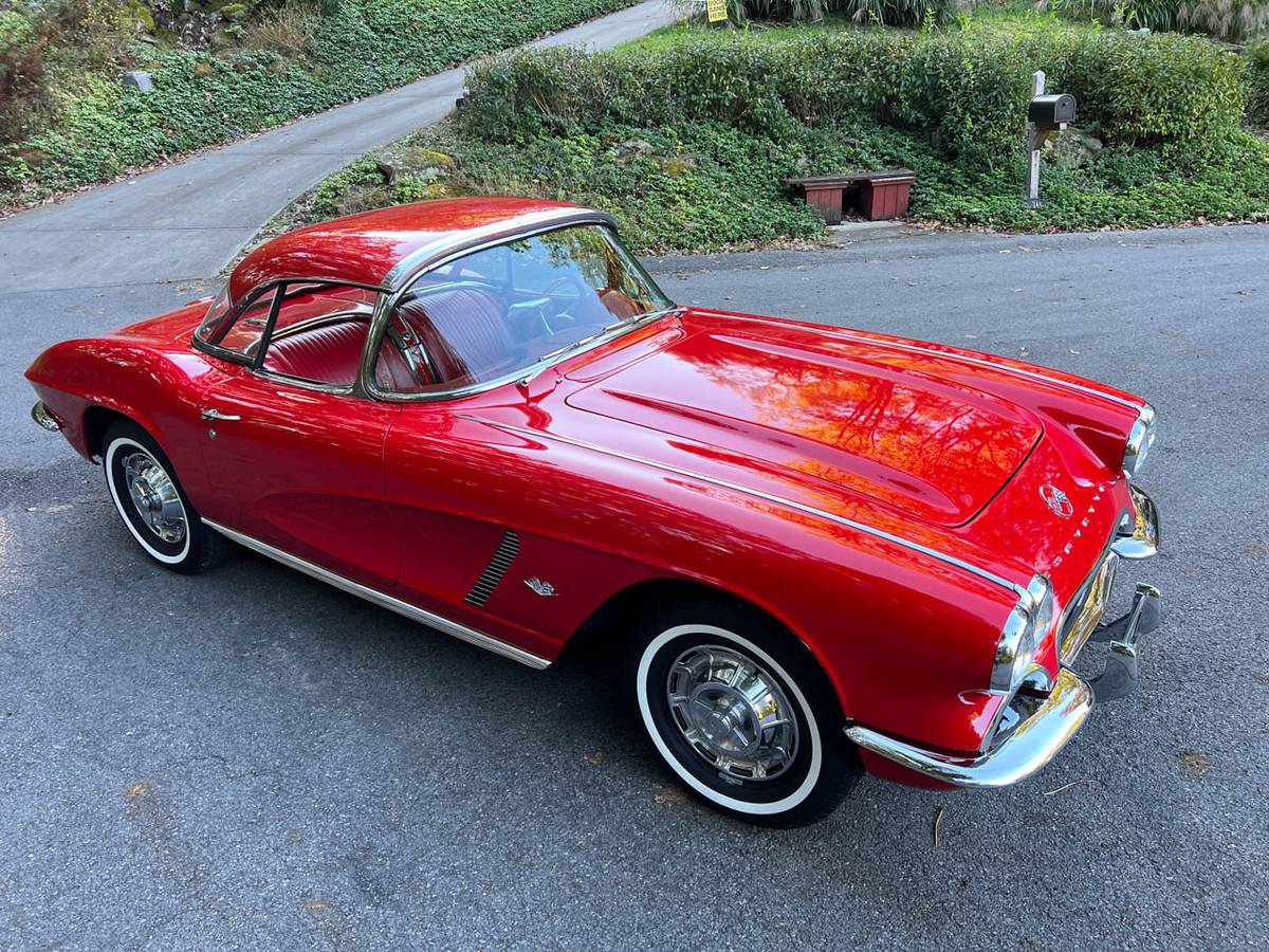 Chevrolet-Corvette-1962-red-137027-6