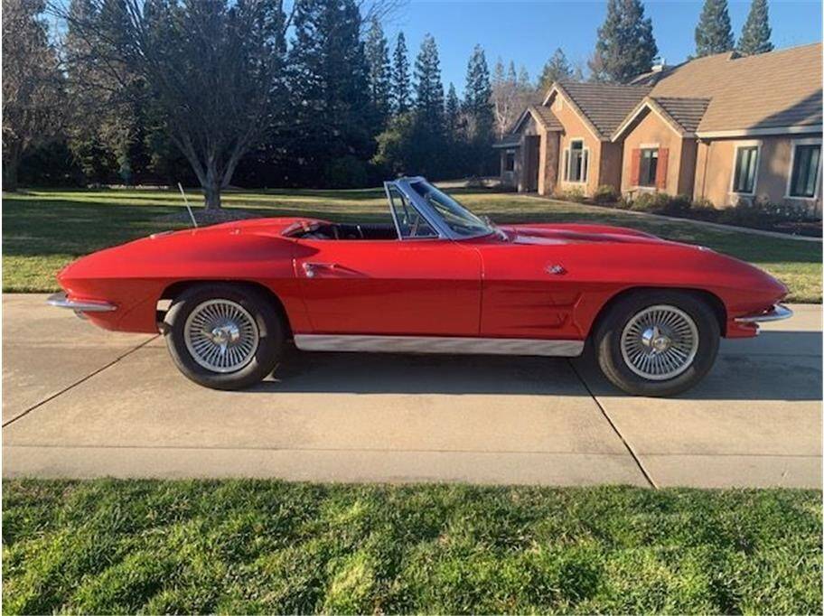 Chevrolet-Corvette-1963-2