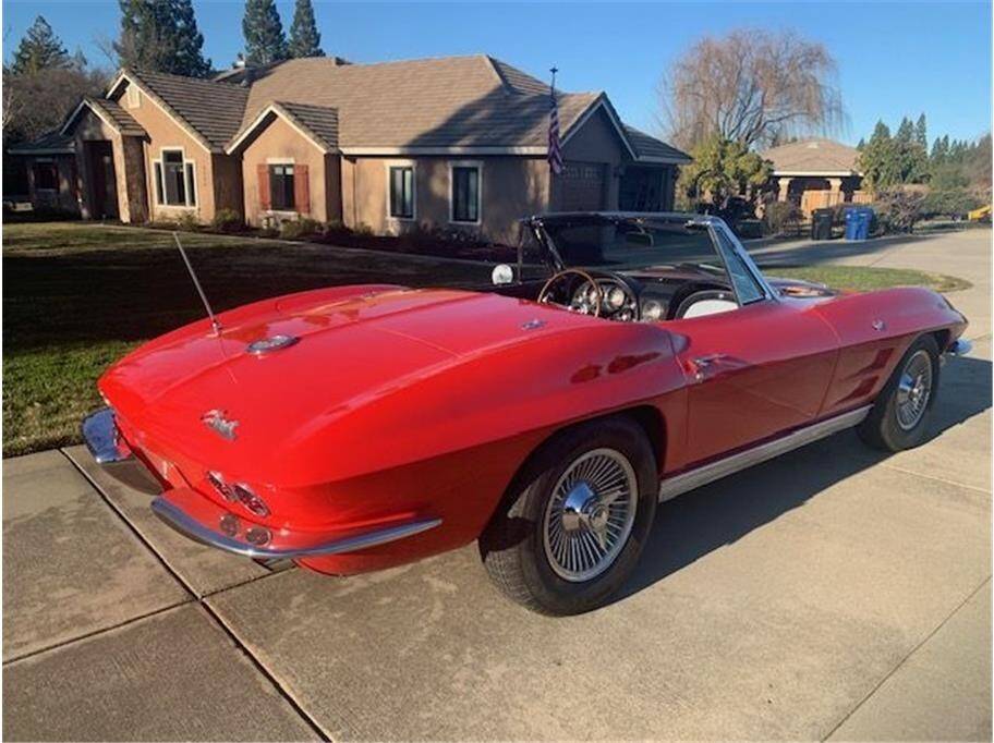 Chevrolet-Corvette-1963-4