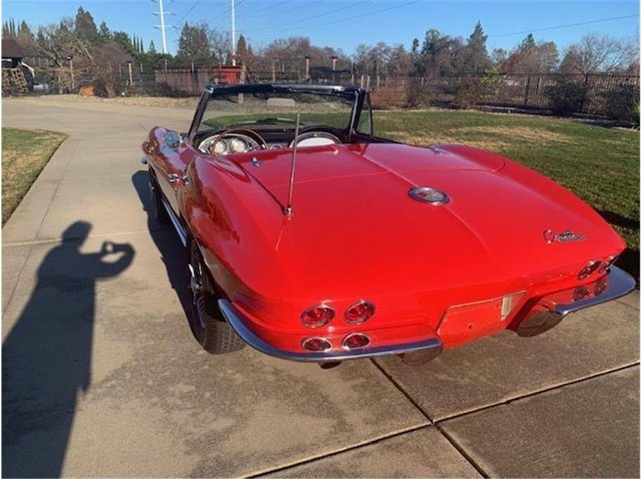 Chevrolet-Corvette-1963-5