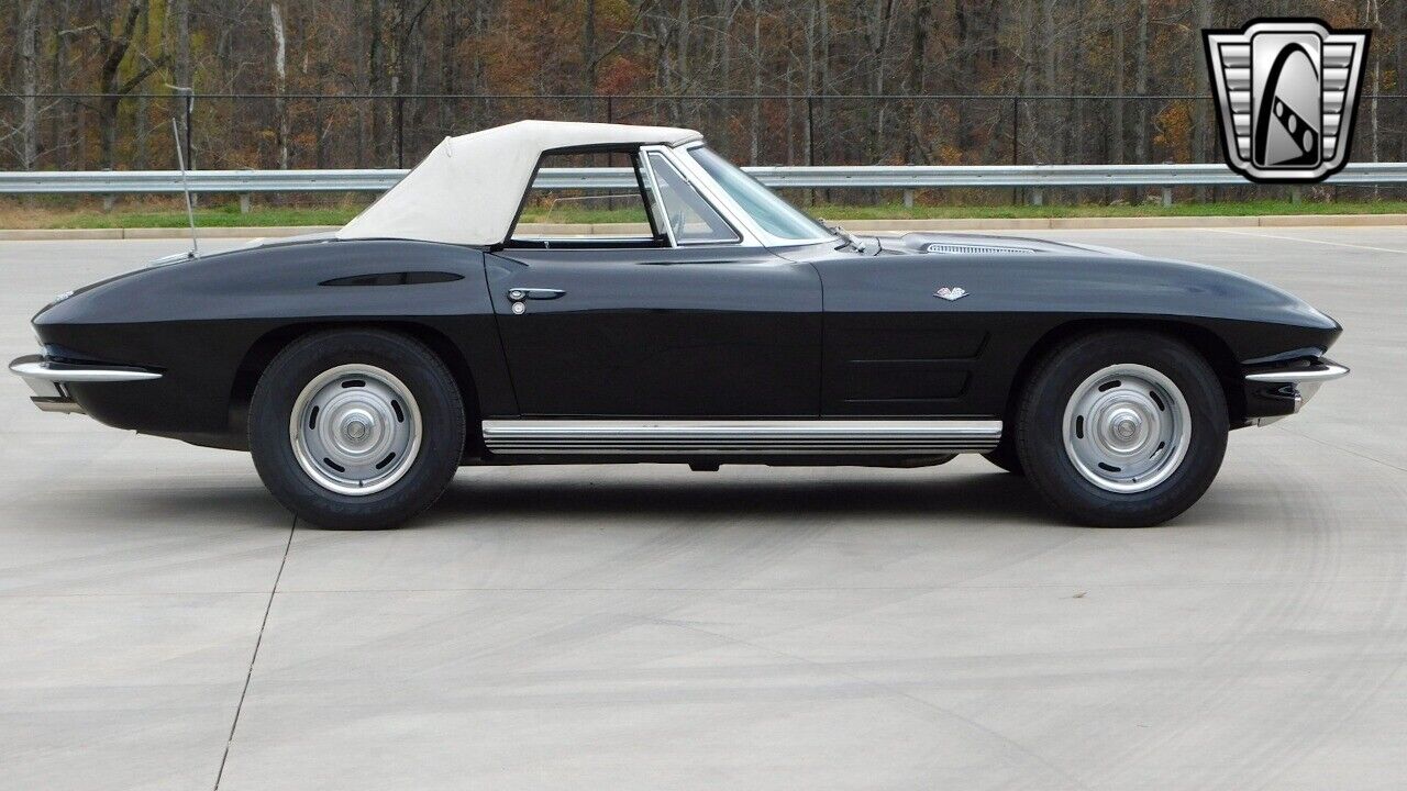 Chevrolet-Corvette-1964-Black-Black-67023-4