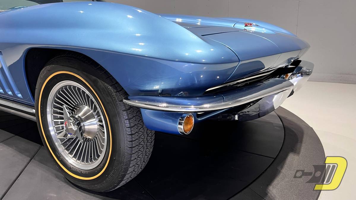 Chevrolet-Corvette-1965-blue-148252-1