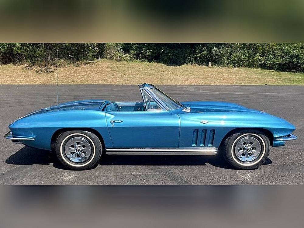 Chevrolet-Corvette-1965-custom-119091-1