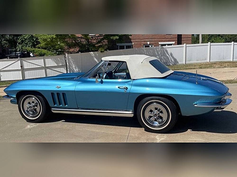 Chevrolet-Corvette-1965-custom-119091-21