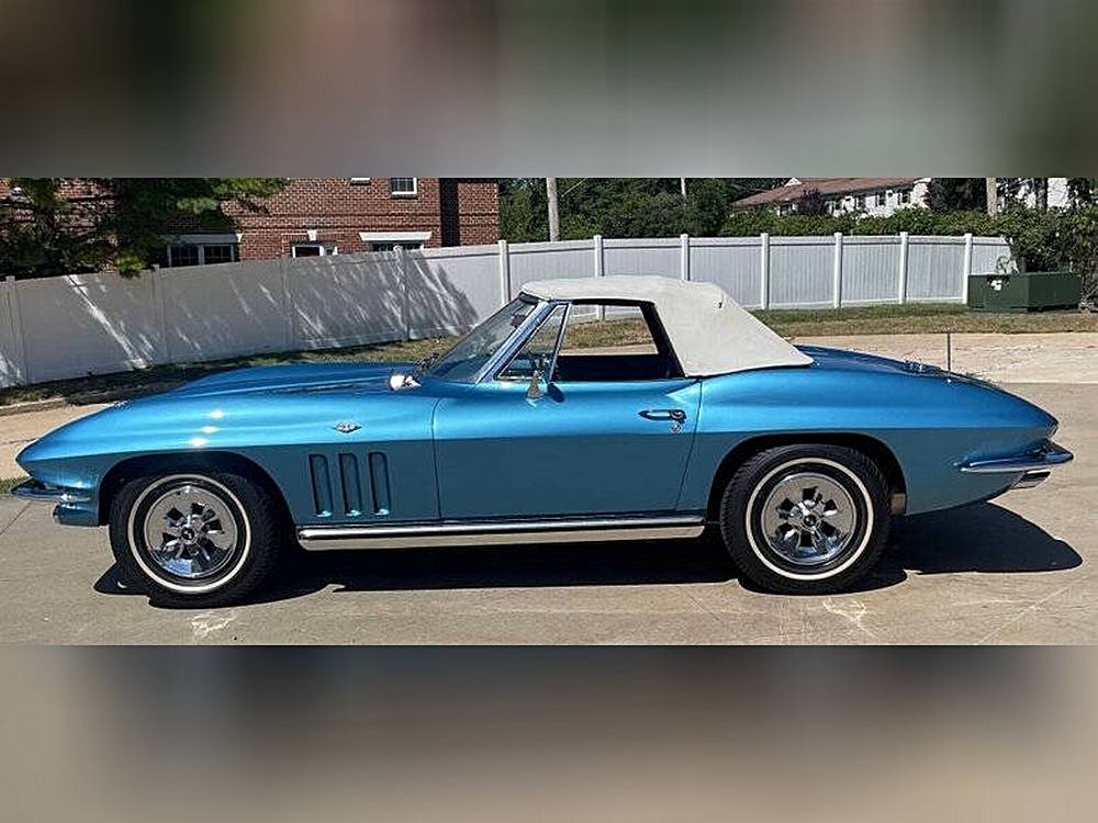 Chevrolet-Corvette-1965-custom-119091-22