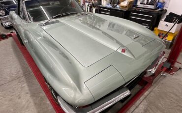 Chevrolet-Corvette-1966-22