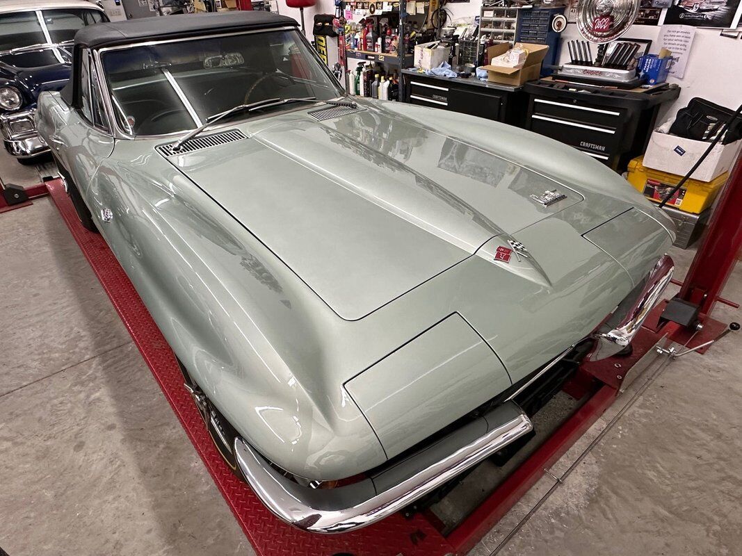 Chevrolet-Corvette-1966-22