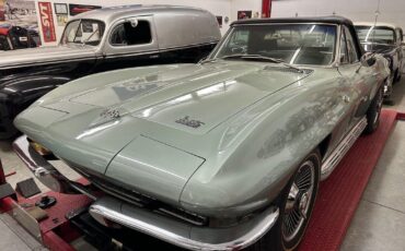 Chevrolet-Corvette-1966-23