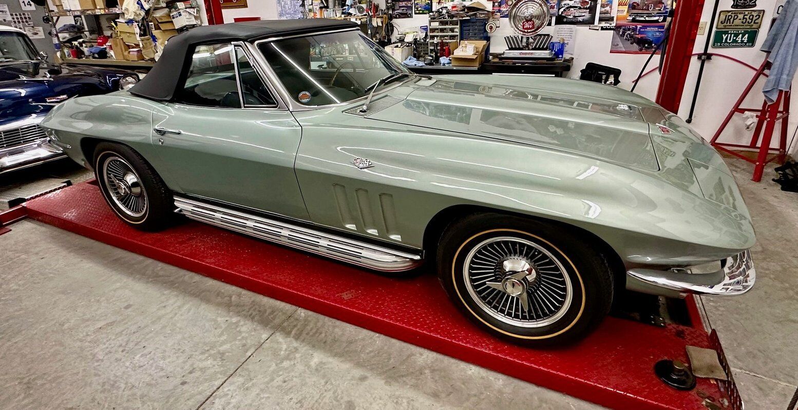 Chevrolet-Corvette-1966-7