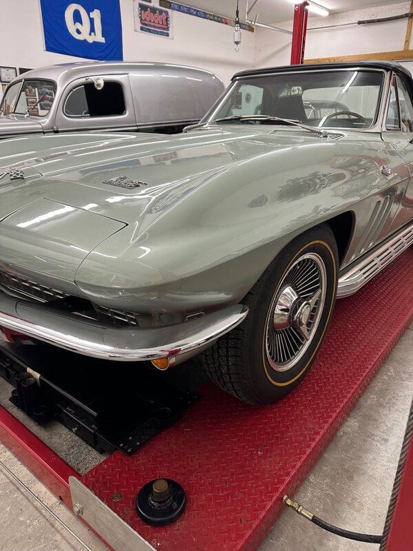 Chevrolet-Corvette-1966-8