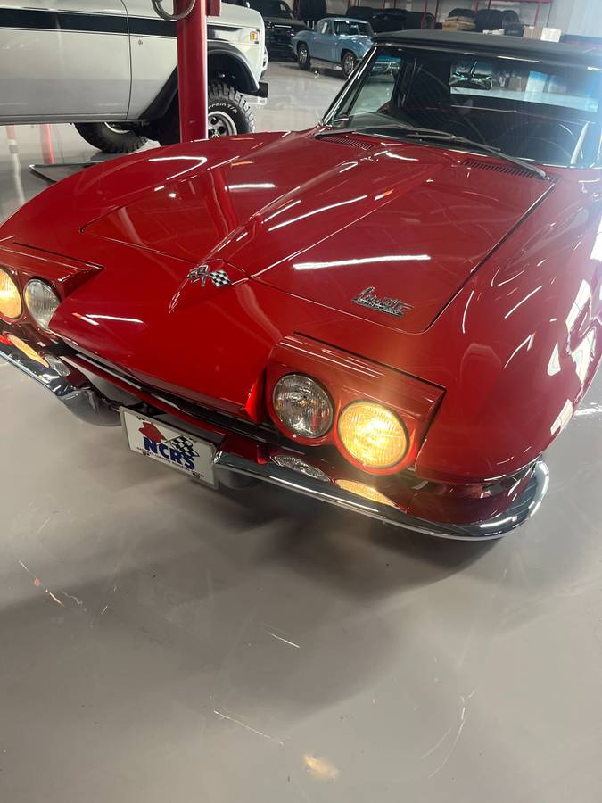 Chevrolet-Corvette-1966-red-128956