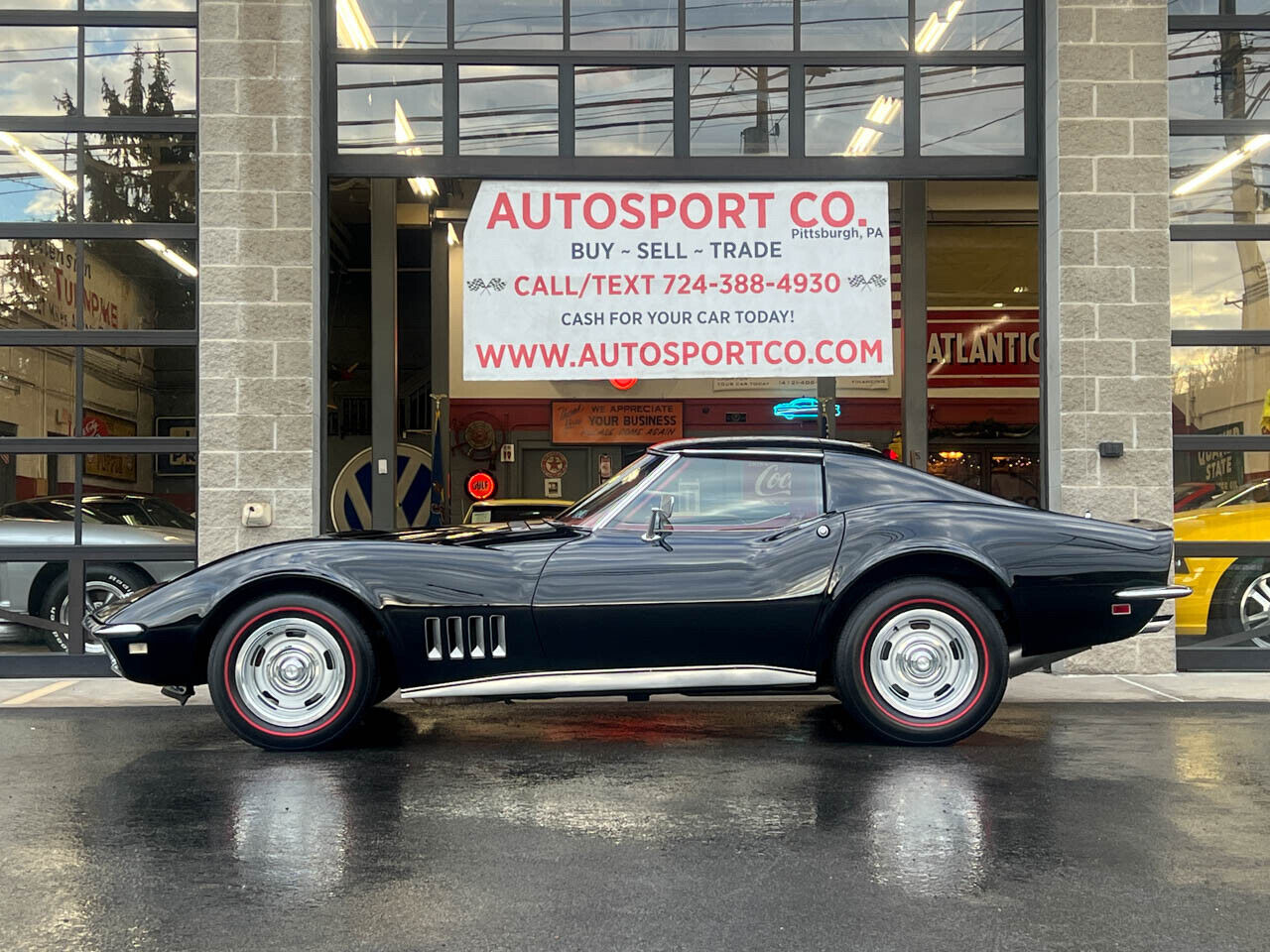 Chevrolet-Corvette-1968-Black-Red-66587-11