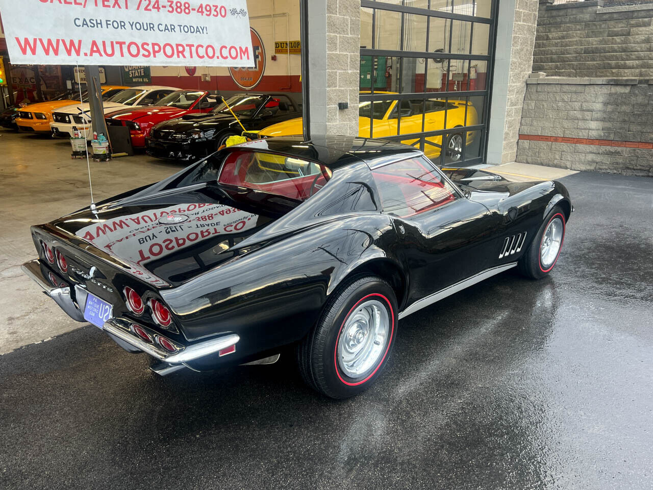 Chevrolet-Corvette-1968-Black-Red-66587-3