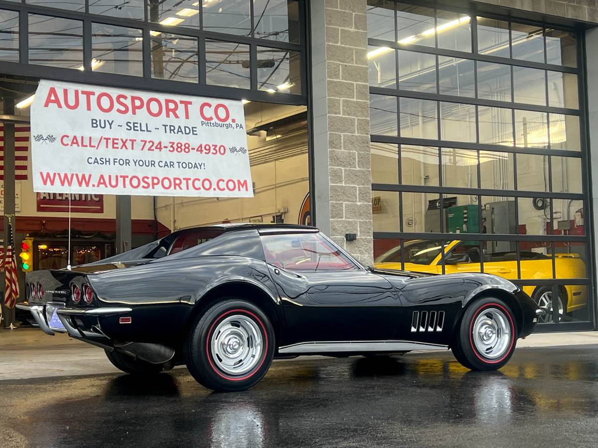 Chevrolet-Corvette-1968-black-66788-2