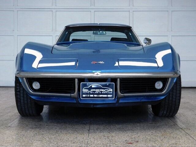 Chevrolet-Corvette-1969-2