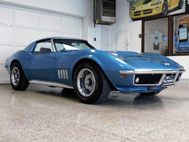 Chevrolet-Corvette-1969-3