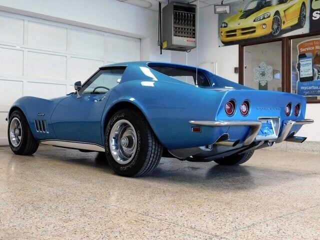 Chevrolet-Corvette-1969-6