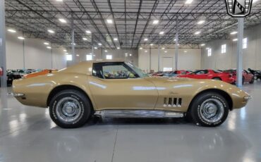 Chevrolet-Corvette-1969-Gold-Black-117622-8