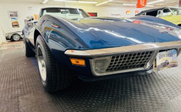 Chevrolet-Corvette-1970-13