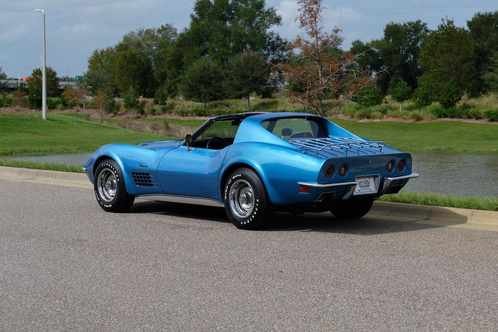 Chevrolet-Corvette-1971-10