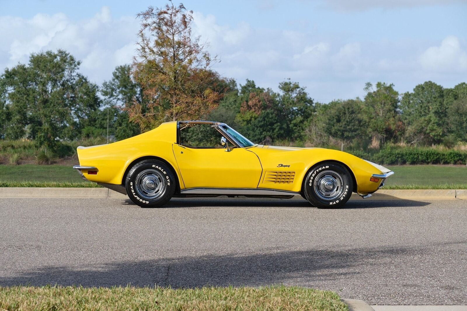 Chevrolet-Corvette-1972-Yellow-Tan-9825-6