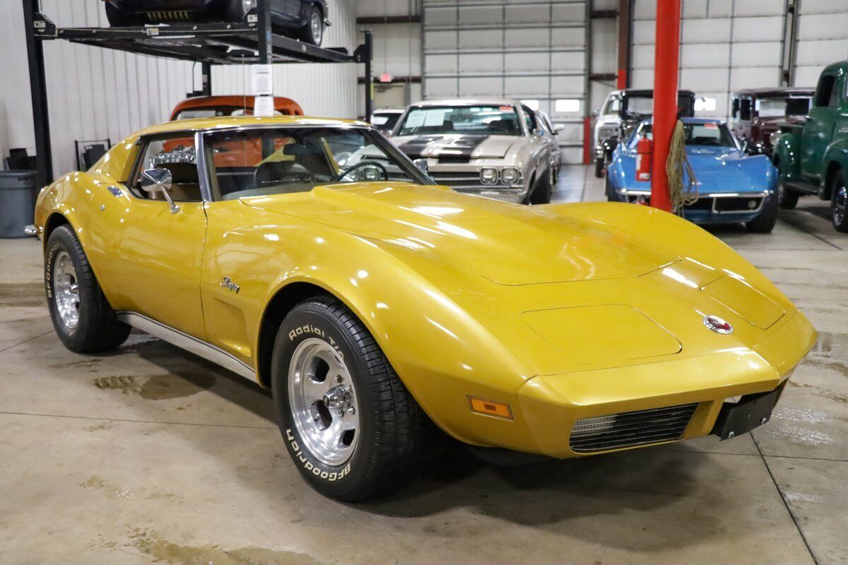 Chevrolet-Corvette-1973-11