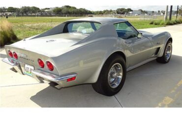 Chevrolet-Corvette-1973-3