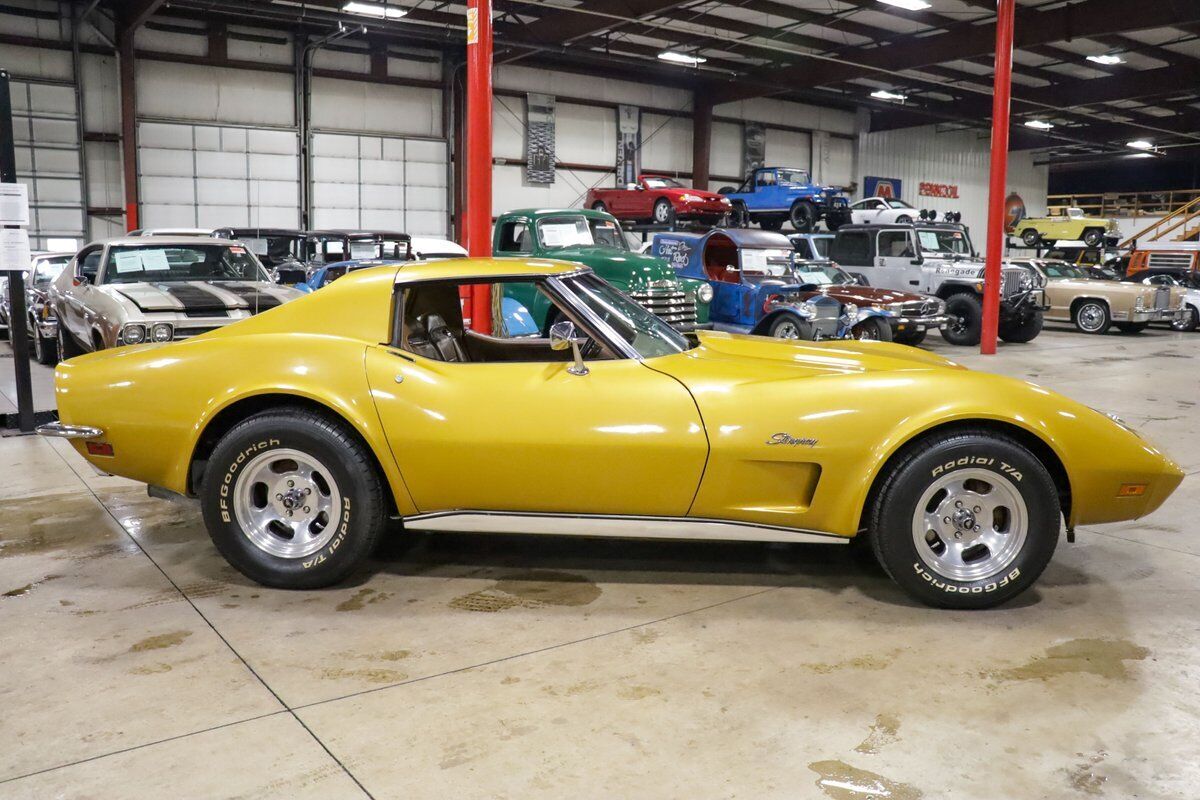 Chevrolet-Corvette-1973-9