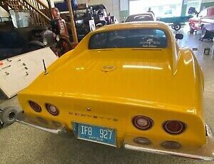 Chevrolet-Corvette-1973-Yellow-75156-3