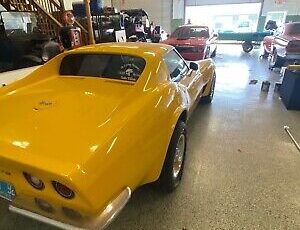 Chevrolet-Corvette-1973-Yellow-75156-4