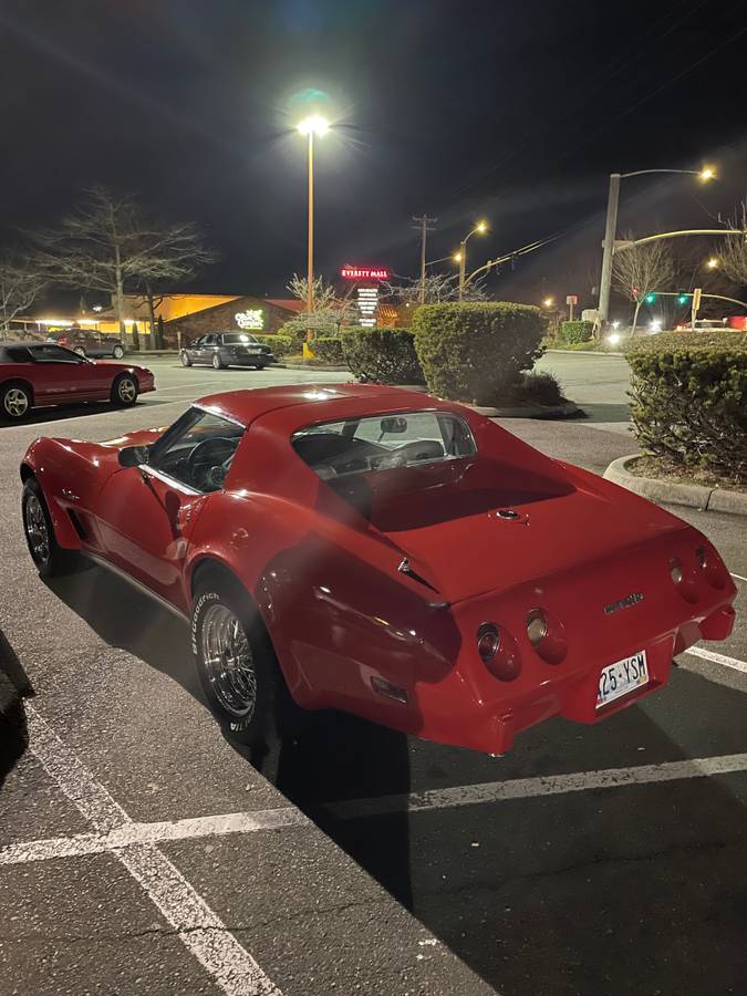 Chevrolet-Corvette-1975-17