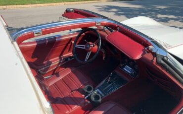 Chevrolet-Corvette-1975-White-Oxblood-Red-138404-6