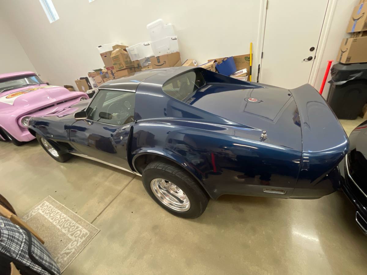 Chevrolet-Corvette-1975-blue-160932-9