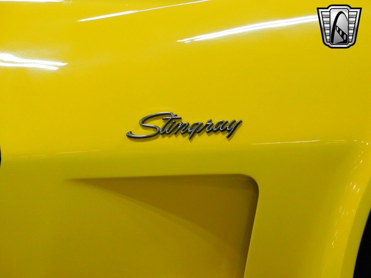 Chevrolet-Corvette-1976-Yellow-Black-152328-10