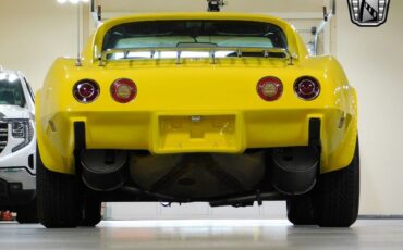 Chevrolet-Corvette-1976-Yellow-Black-152328-4