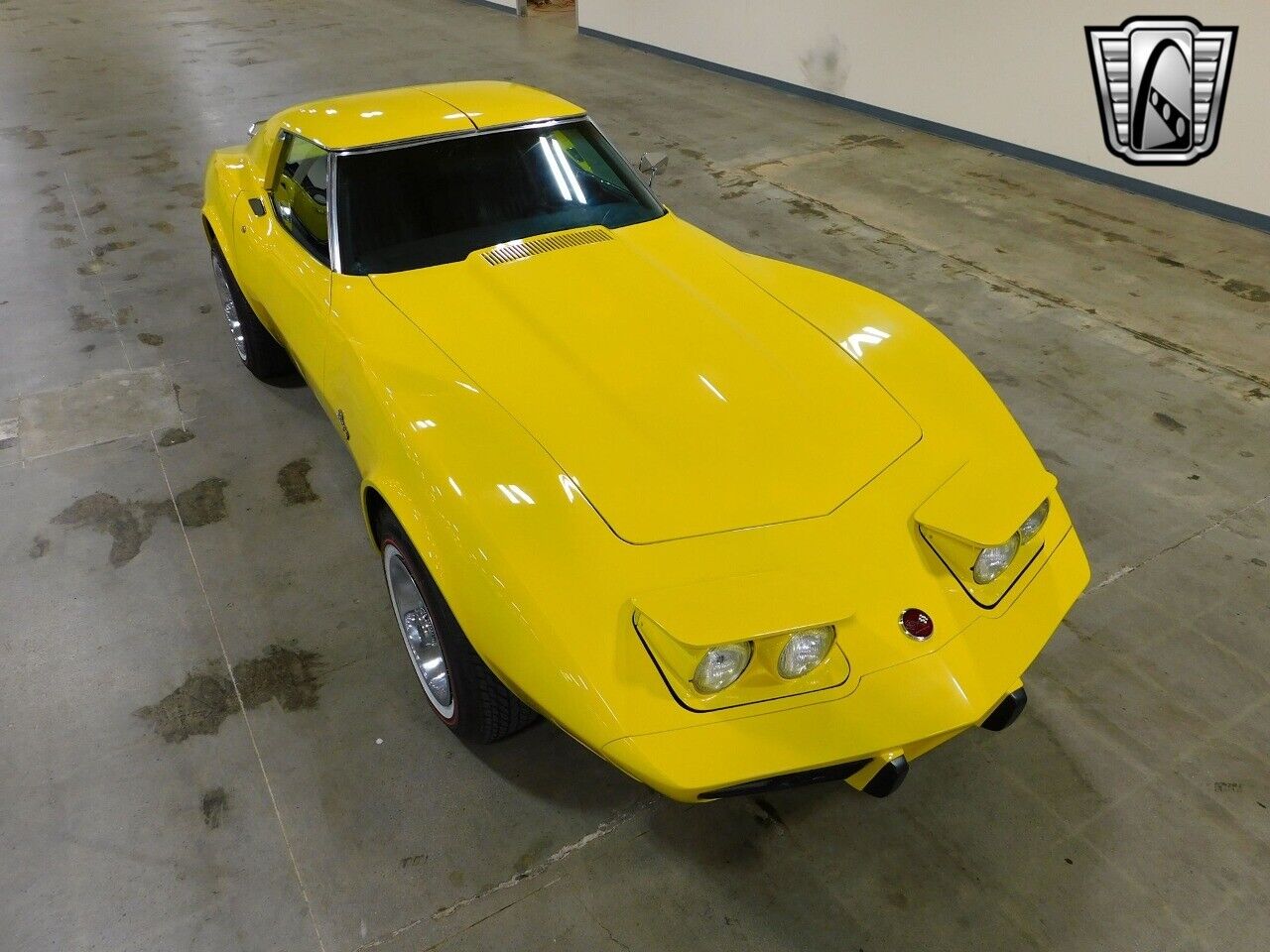 Chevrolet-Corvette-1976-Yellow-Black-152328-6