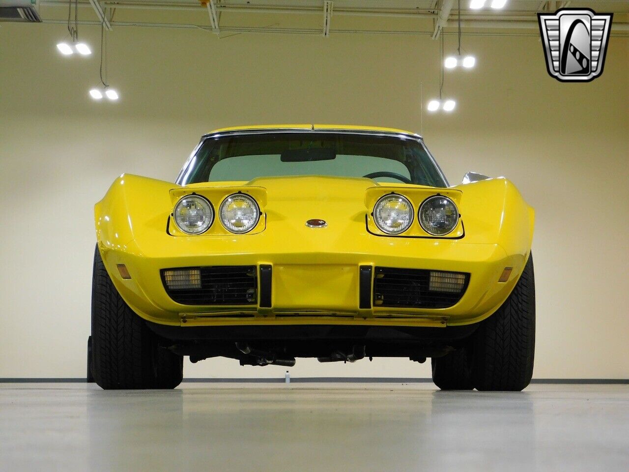 Chevrolet-Corvette-1976-Yellow-Black-152328-7