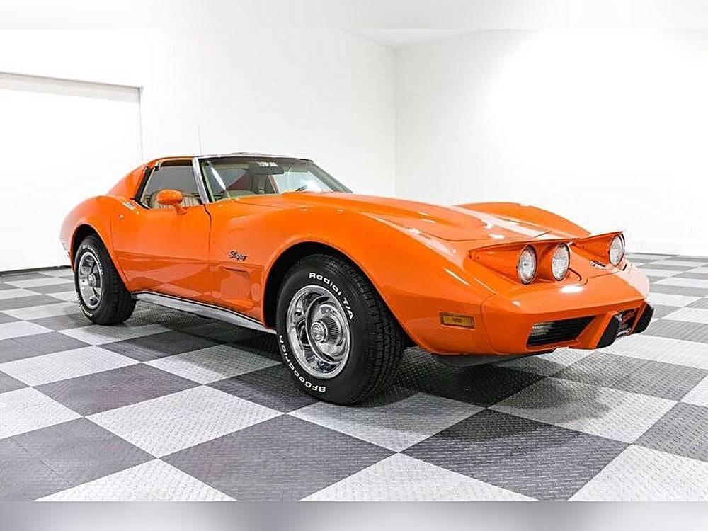 Chevrolet-Corvette-1976-orange-1624-1