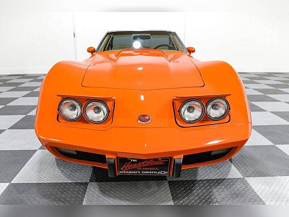 Chevrolet-Corvette-1976-orange-1624-2