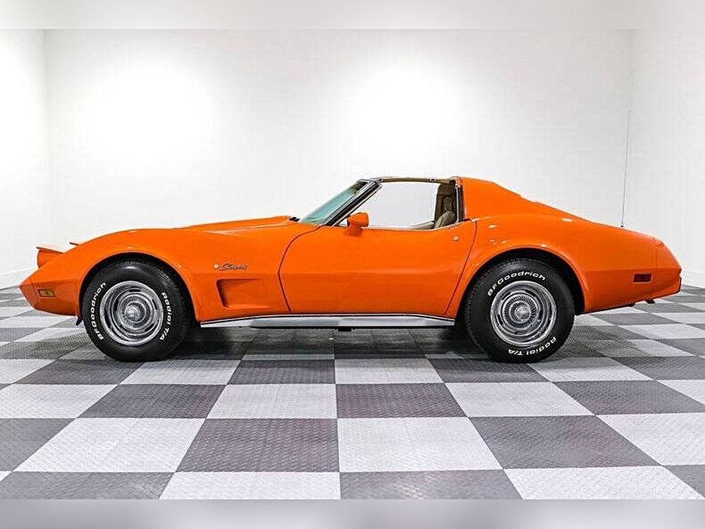 Chevrolet-Corvette-1976-orange-1624-4