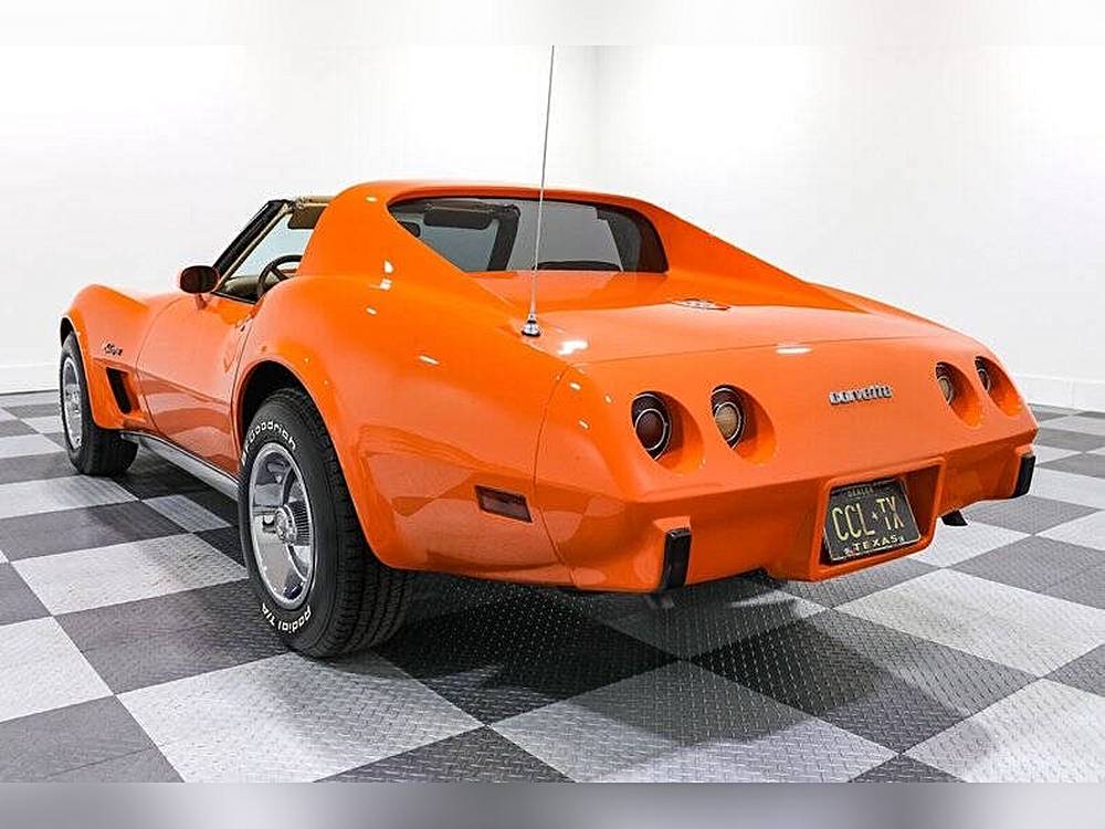 Chevrolet-Corvette-1976-orange-1624-5