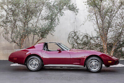 Chevrolet-Corvette-1977-4