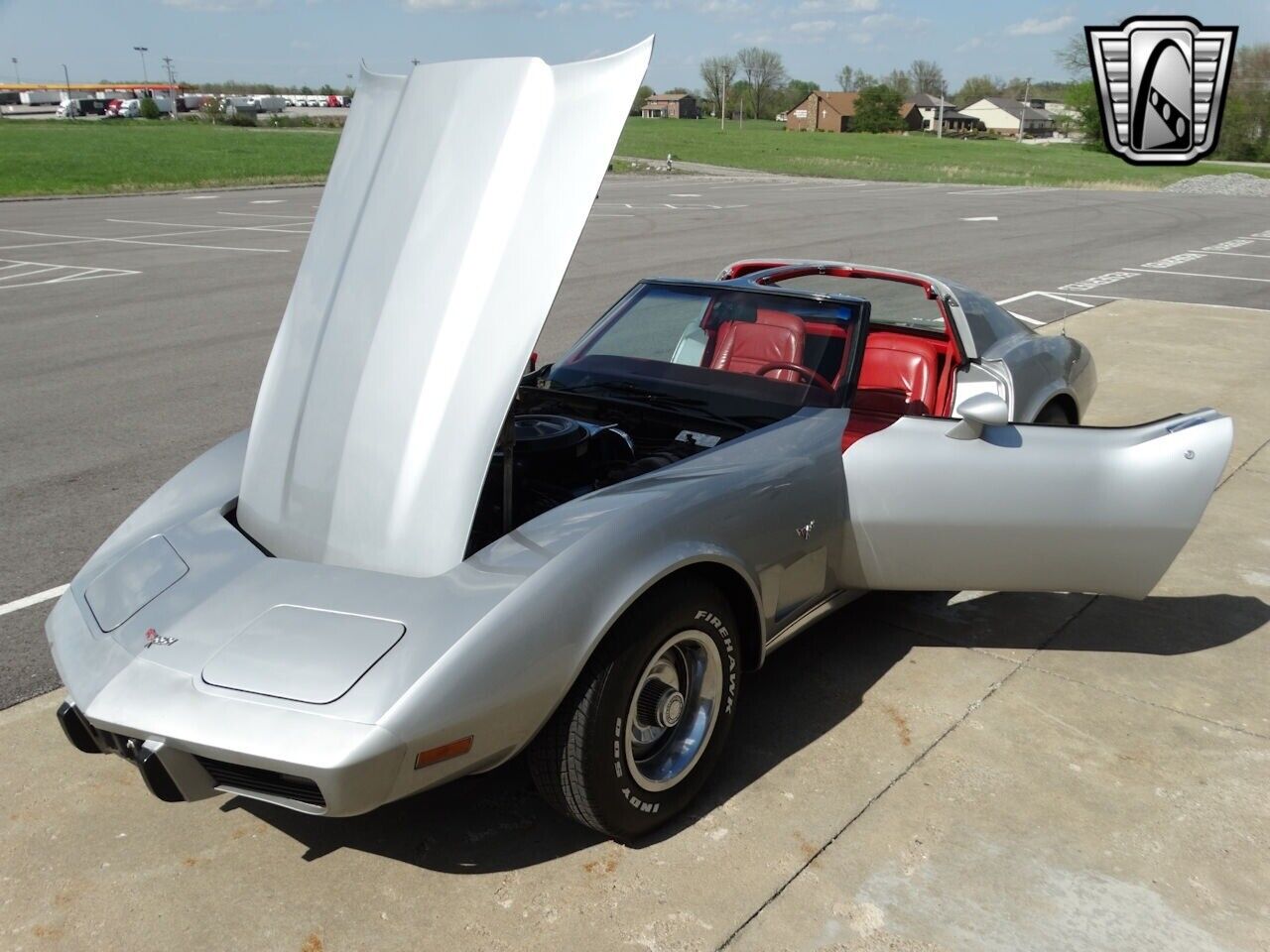 Chevrolet-Corvette-1977-Silver-Red-62385-11