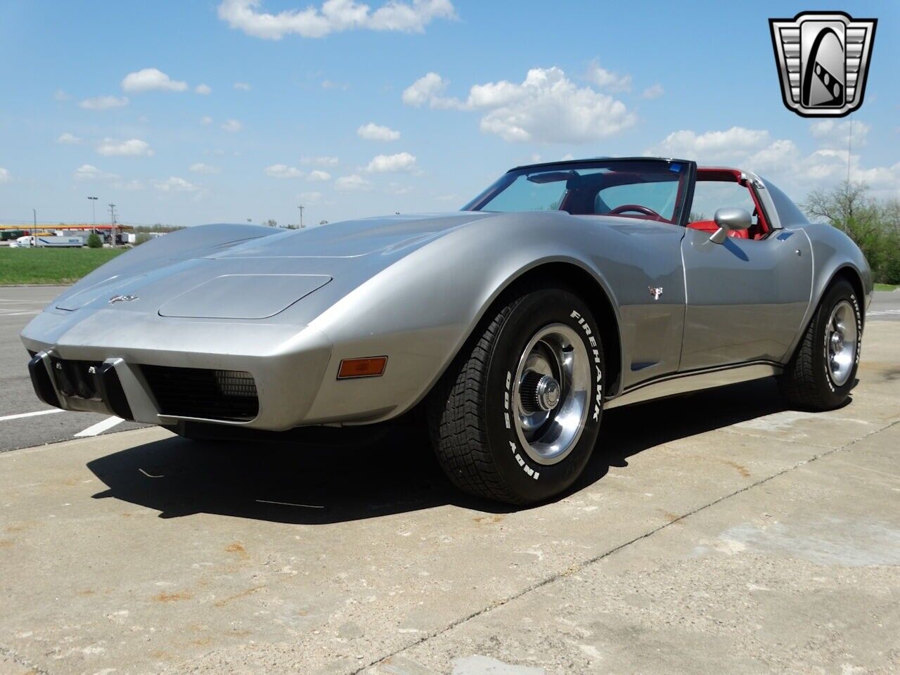 Chevrolet-Corvette-1977-Silver-Red-62385-3