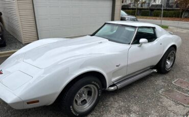 Chevrolet-Corvette-1977-white-157715