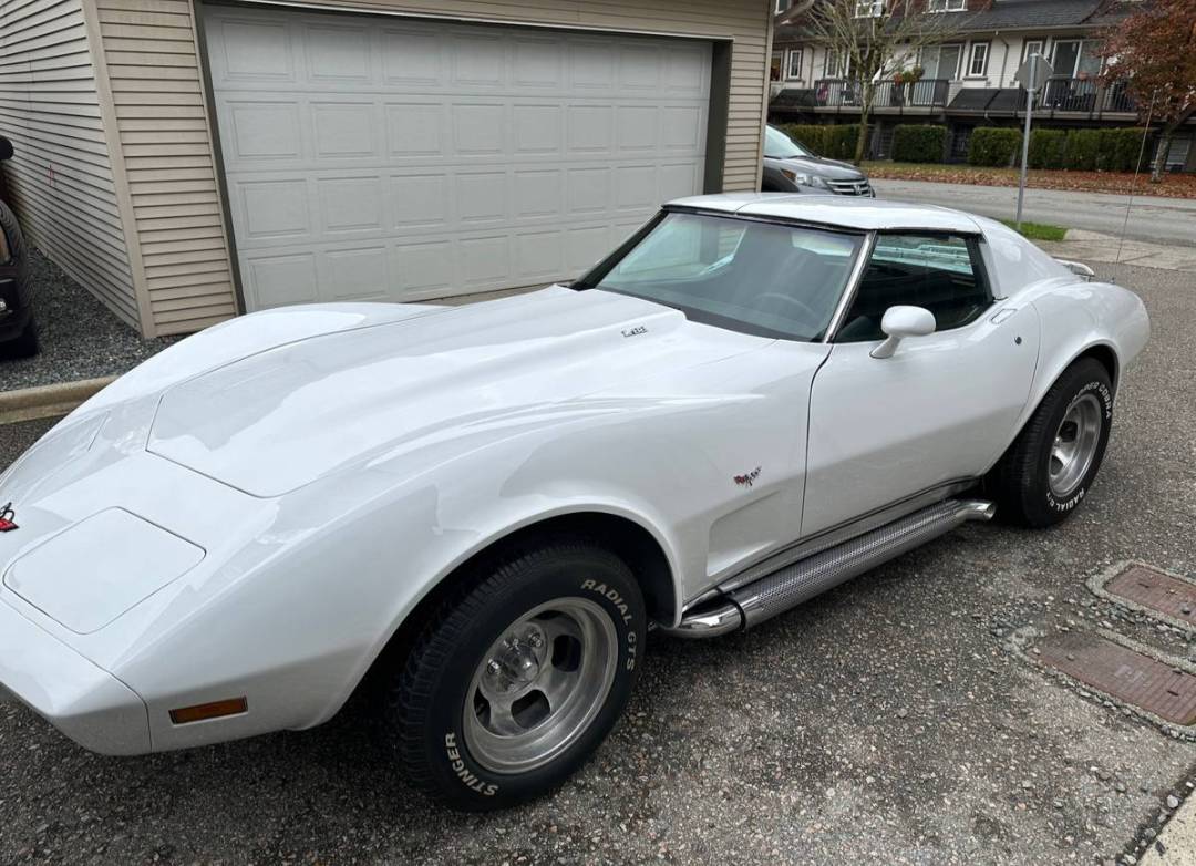 Chevrolet-Corvette-1977-white-157715