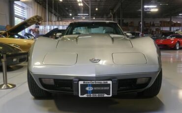 Chevrolet-Corvette-1978-4