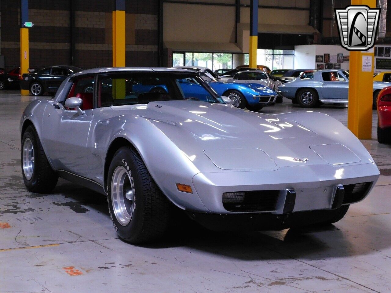 Chevrolet-Corvette-1979-Gray-Red-58051-5