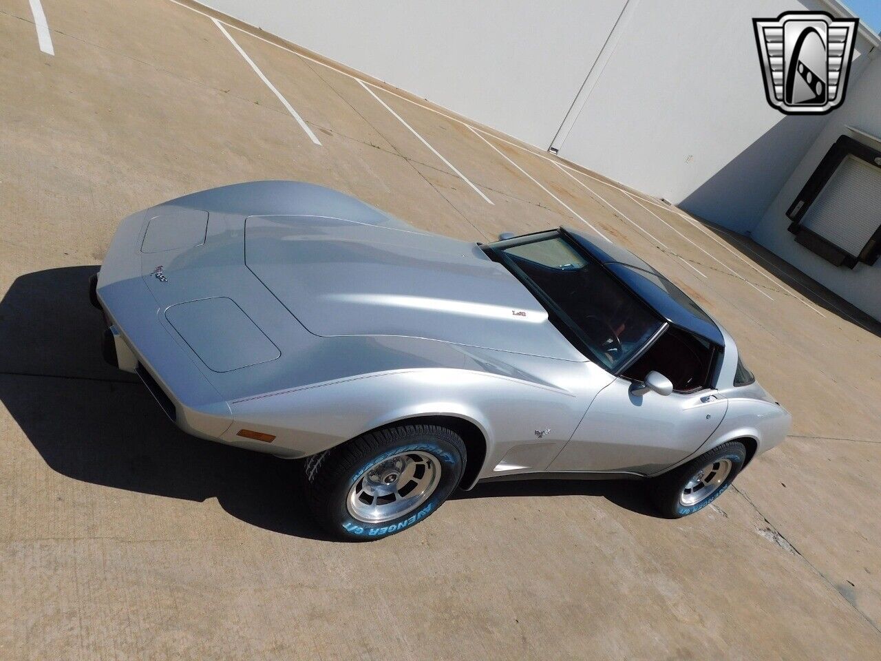 Chevrolet-Corvette-1979-Silver-Red-87906-9